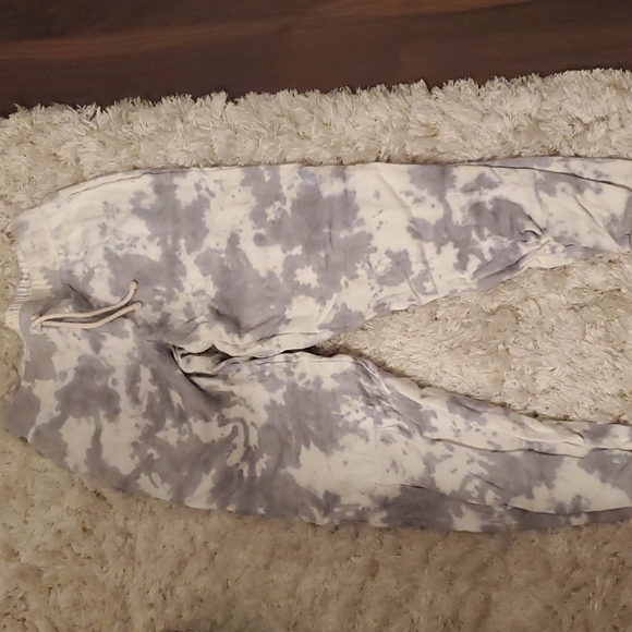 Cleveland Fuzzy Hoodie and Sweatpant/Shirt Bundle - Picture 2 of 3